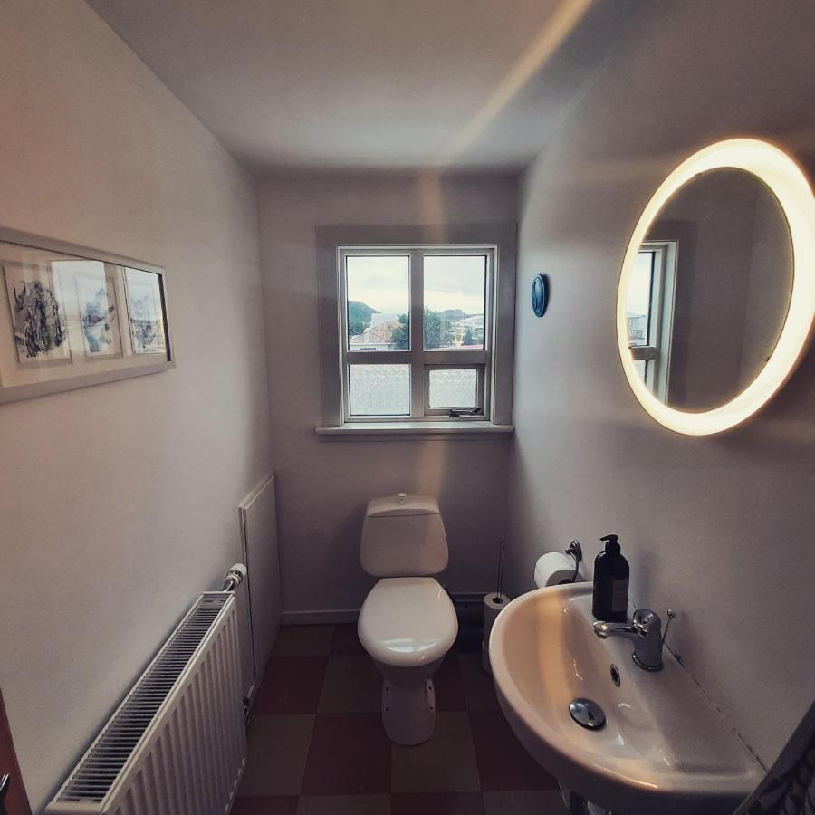 Grindavik Guesthouse Self Check In & Out Exterior photo