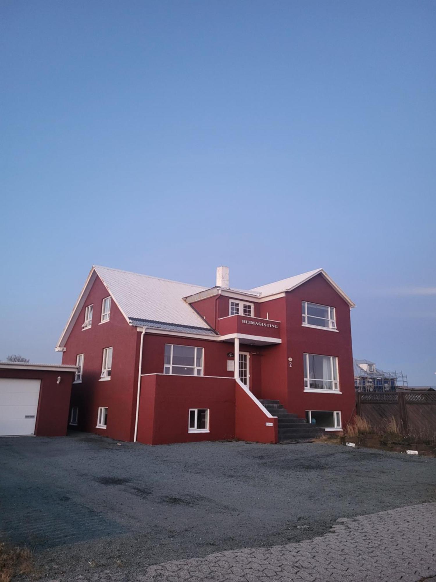 Grindavik Guesthouse Self Check In & Out Exterior photo