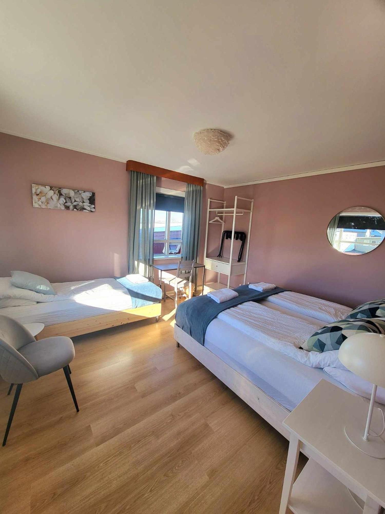 Grindavik Guesthouse Self Check In & Out Exterior photo